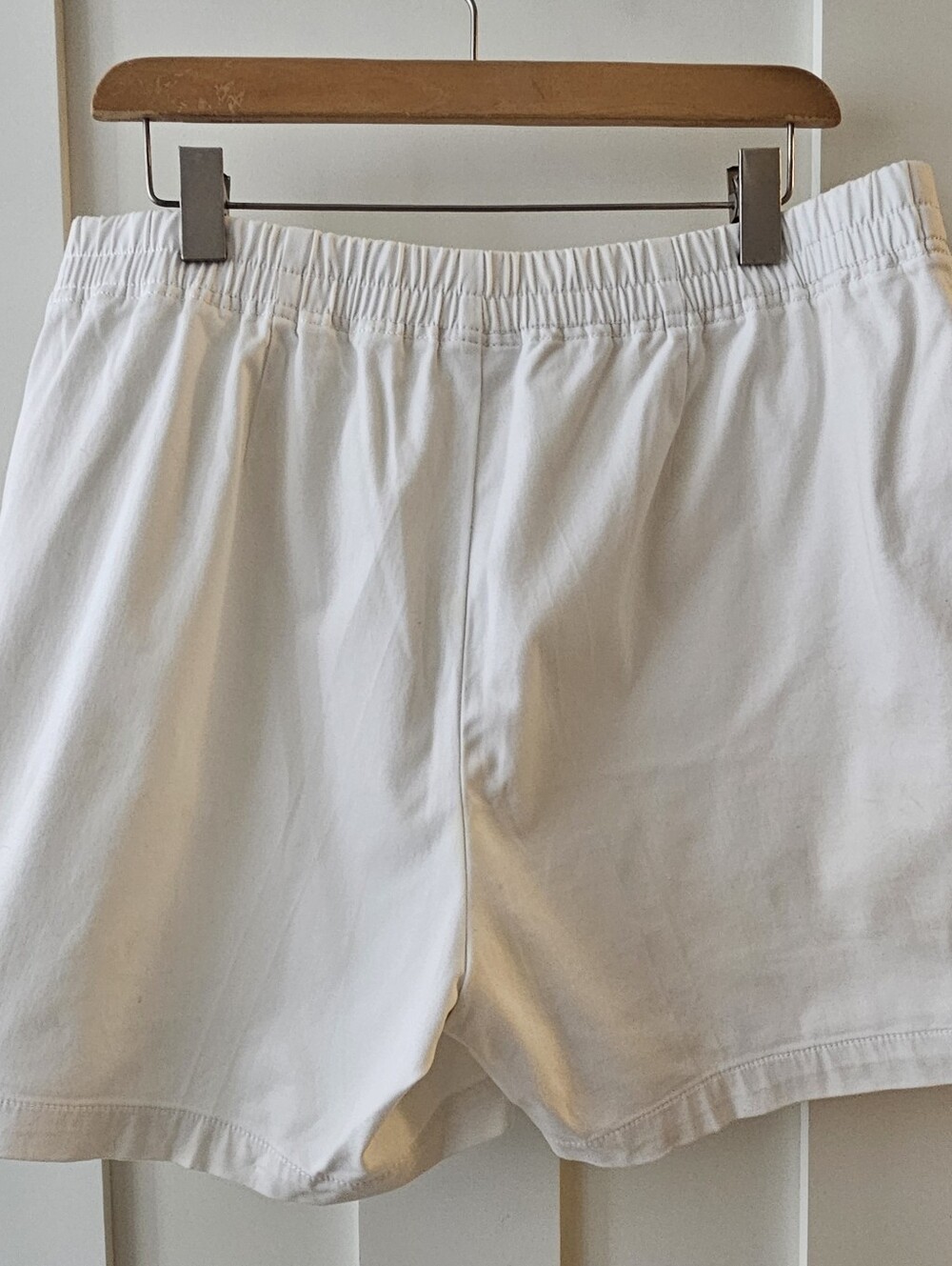 J. Jill White Elastic-Waist Patch-Pocket Shorts